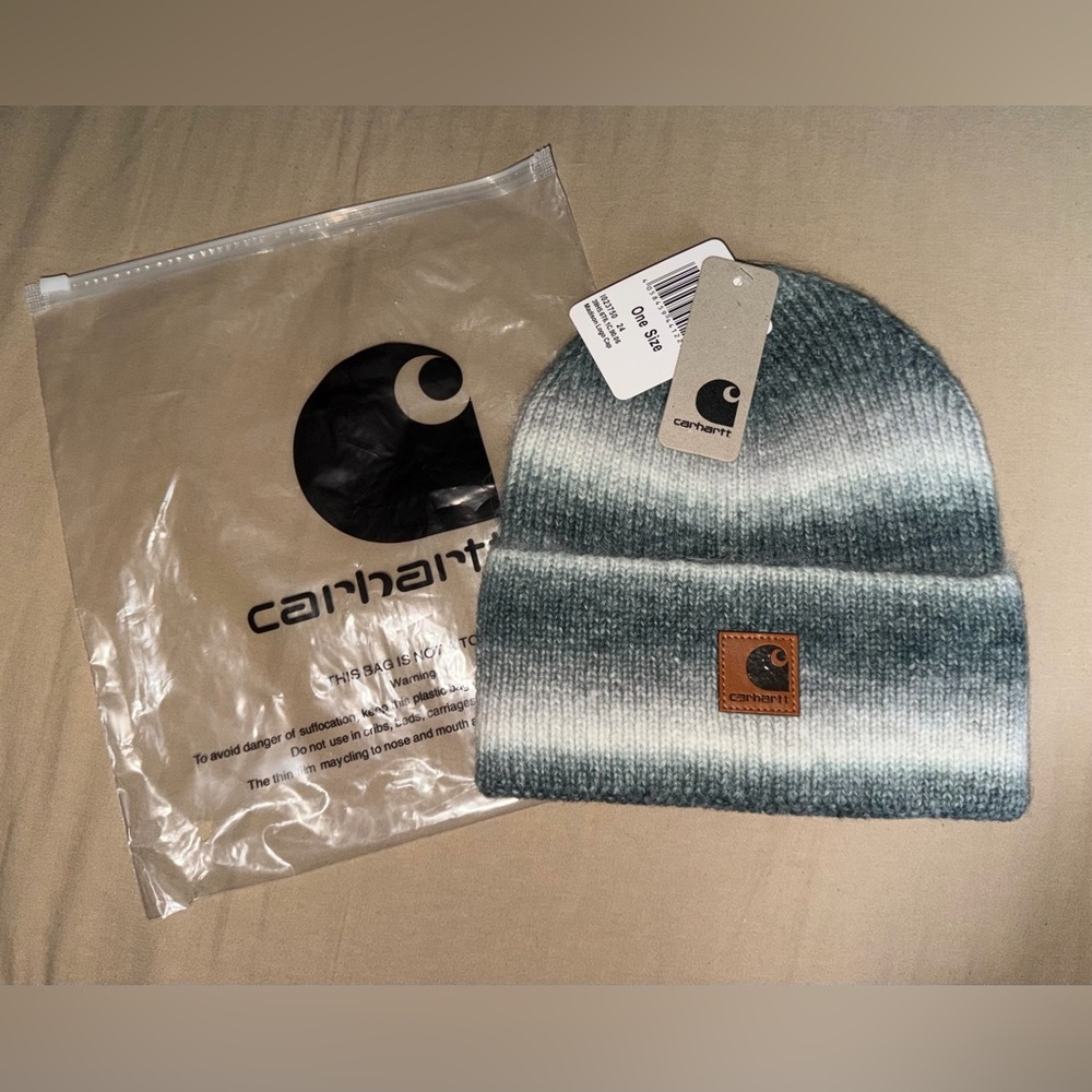 Carhartt Gray & White Gradient Knit Beanie with Leather Logo